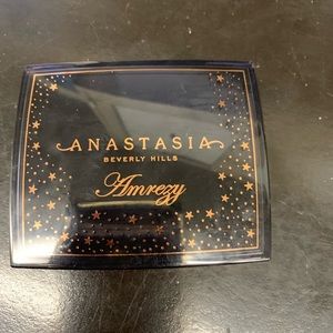 Anastasia champagne highlighter